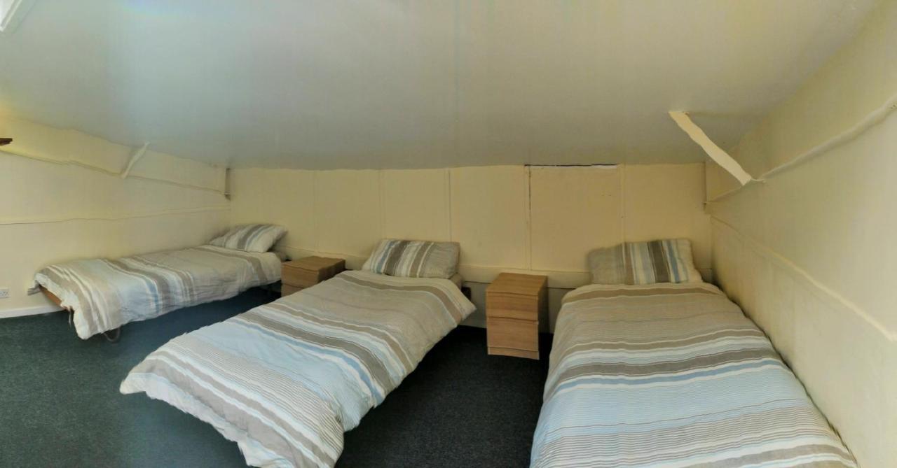 Y Doc At World Horizons Community Hub Hostel Llanelli Exterior foto